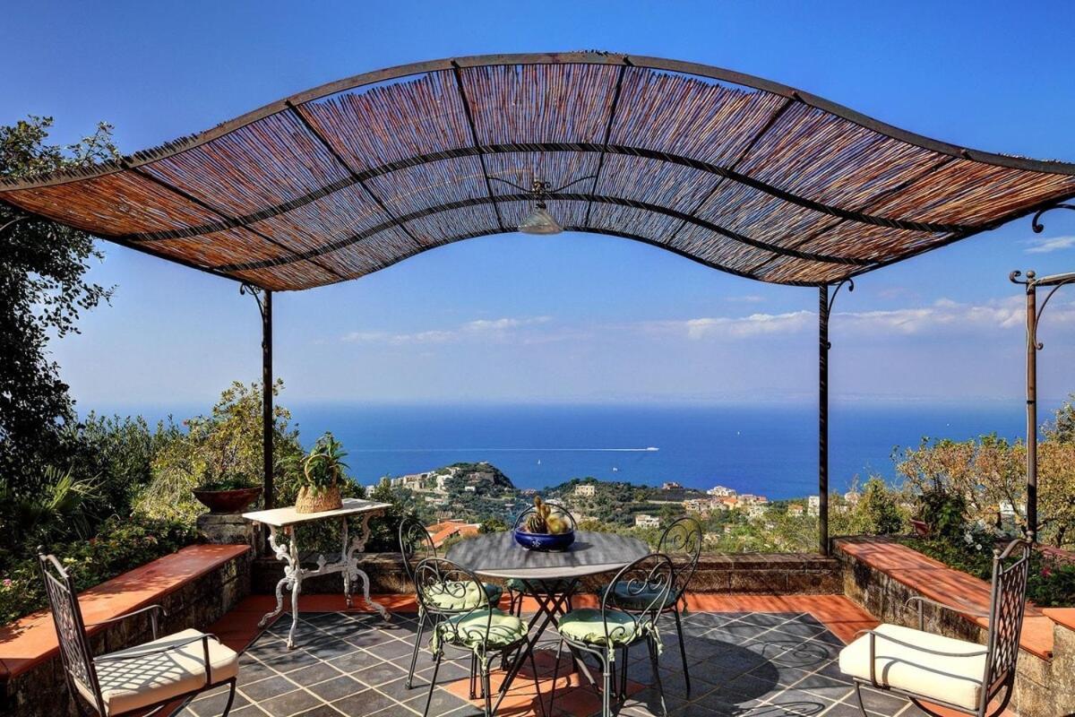 Fondo Turiello Villa Gardens Pool And Guest Services マッサ・ルブレンセ エクステリア 写真