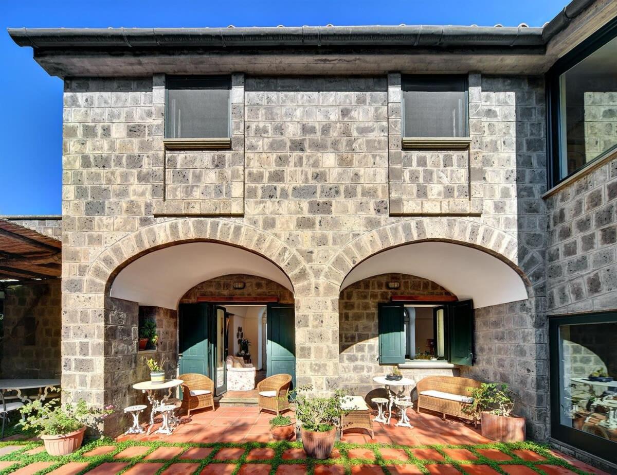 Fondo Turiello Villa Gardens Pool And Guest Services マッサ・ルブレンセ エクステリア 写真
